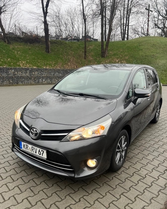 Toyota Verso cena 56999 przebieg: 179999, rok produkcji 2013 z Tarnów małe 781